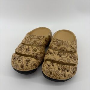 Keen Yogui Lightweight Slip On Mules Beige Brown Men's Size 8 Women Size 10